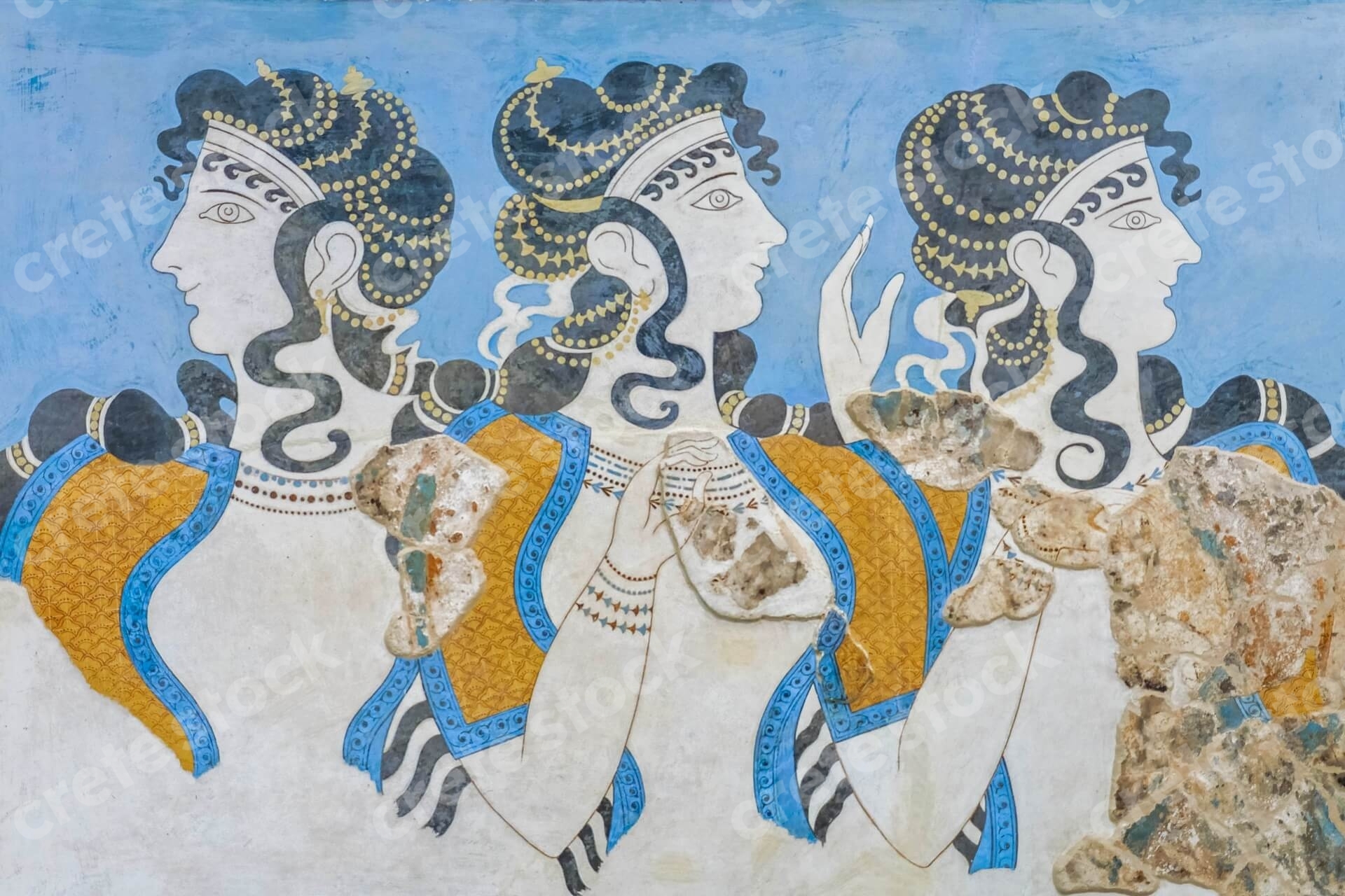 the-ladies-in-blue-fresco-minoan-murals-in-archaeological-museum-of-heraklion