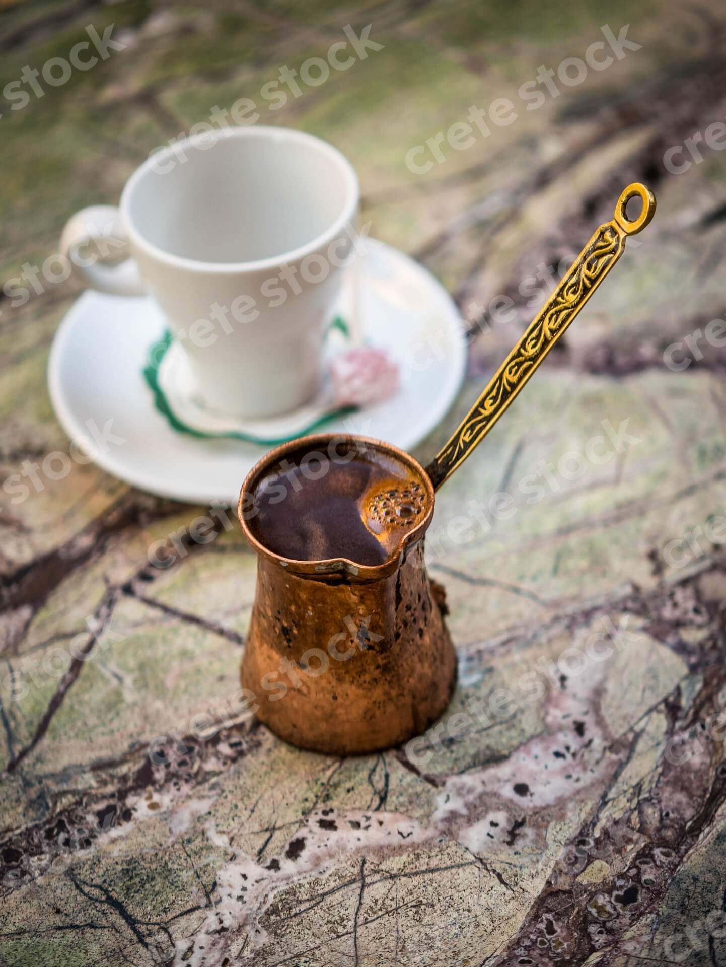 greek-traditional-coffee-in-briki-and-loukoumi