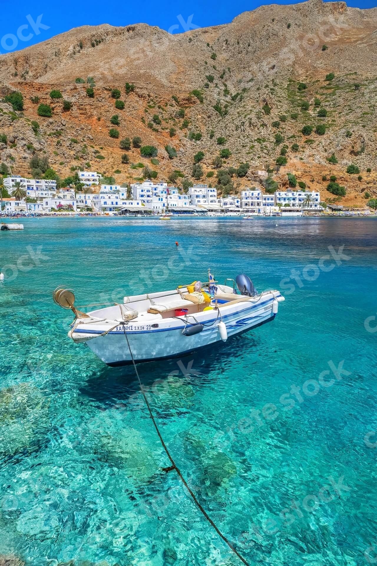 boats-in-loutro-village-in-chania