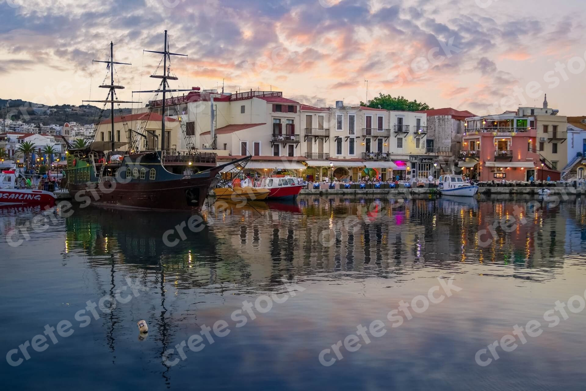sunset-at-venetian-old-port-in-rethymno
