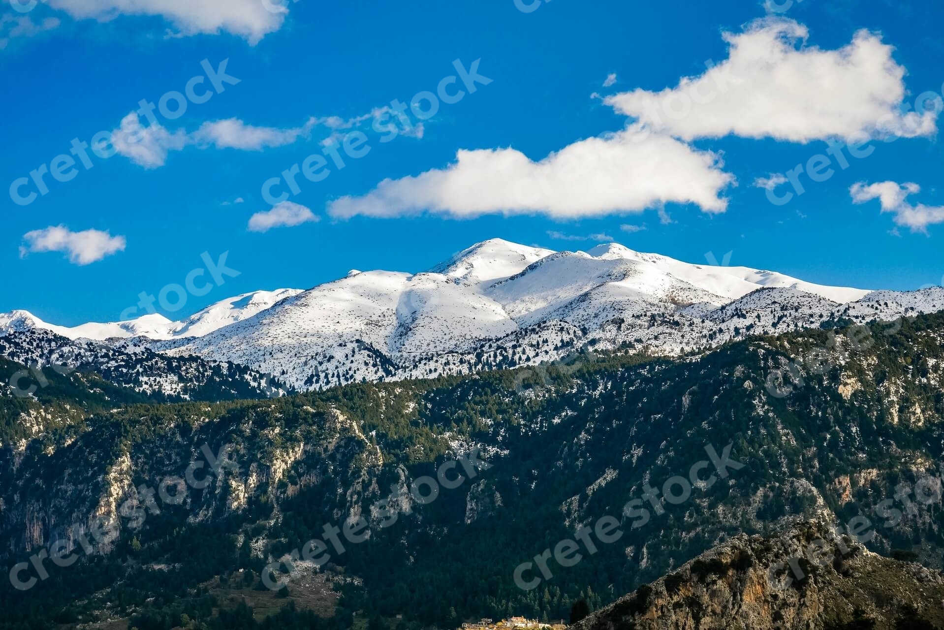 white-mountains-with-snow-in-chania